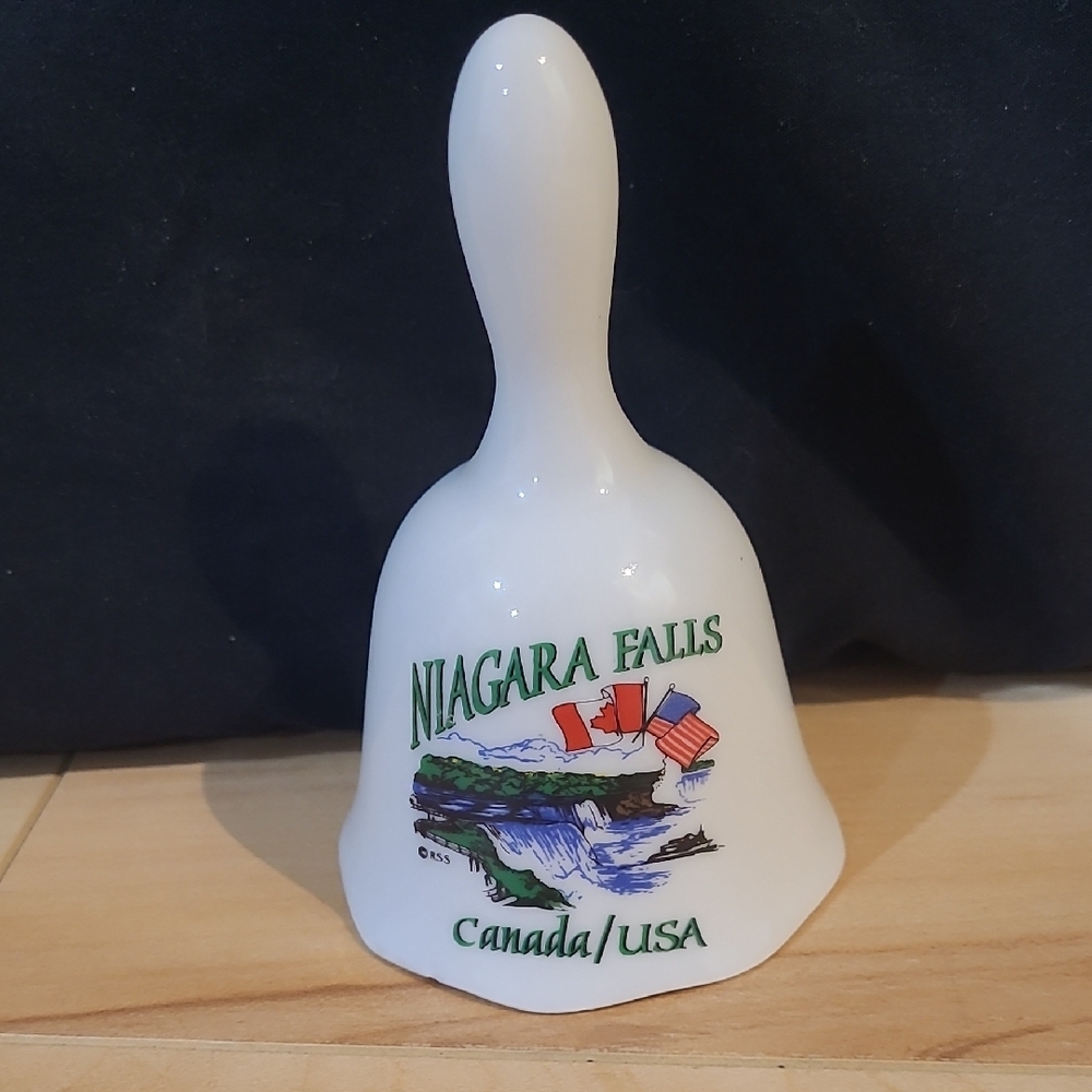 Niagara Falls White Souvenir Bell